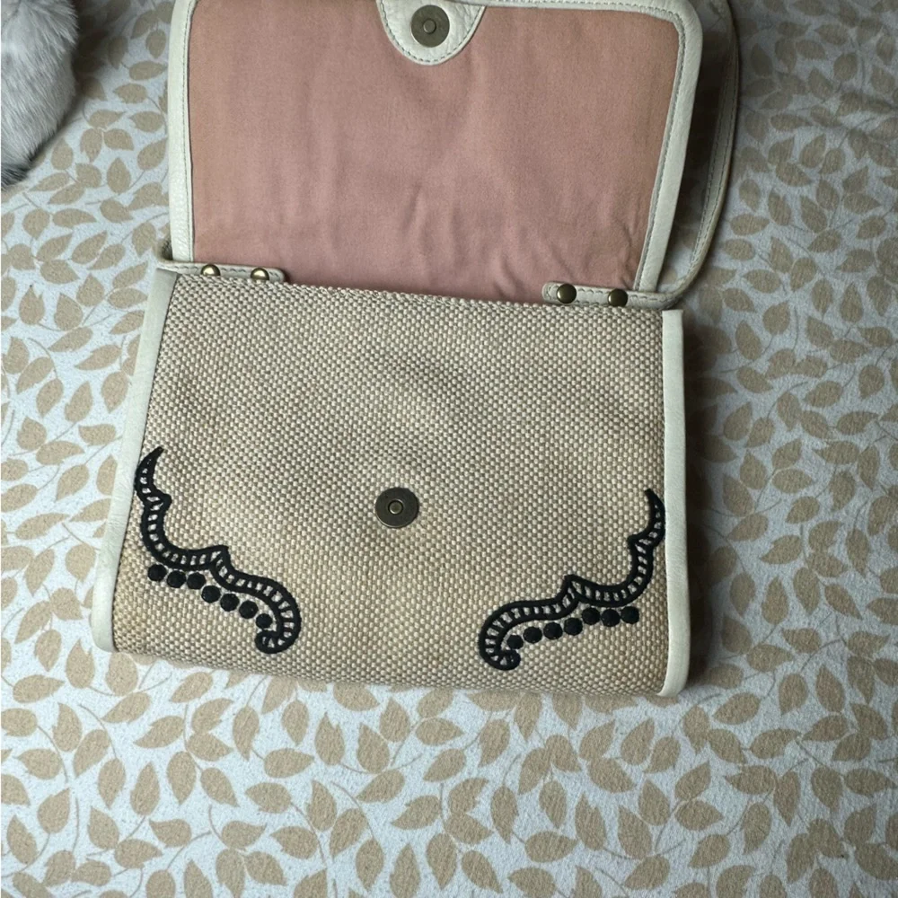 Isabella Fiore Cream Canvas With Black Embroidery Floral Flap‎ Crossbody Purse